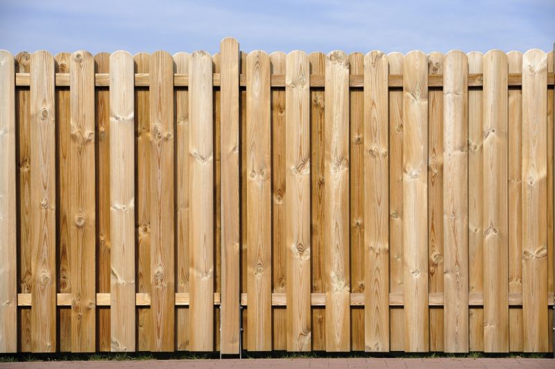 Plank Fence Installation in Pearland, TX